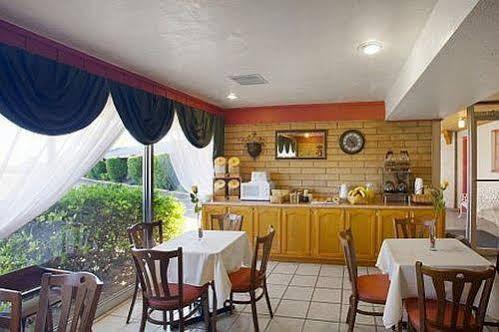 Whitten Inn Van Horn Bagian luar foto