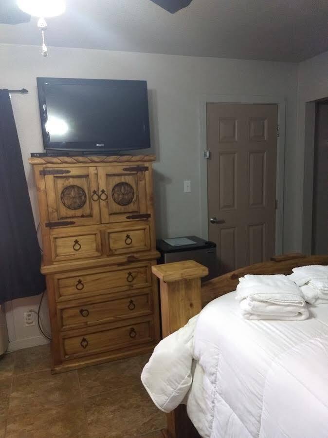 Whitten Inn Van Horn Bagian luar foto